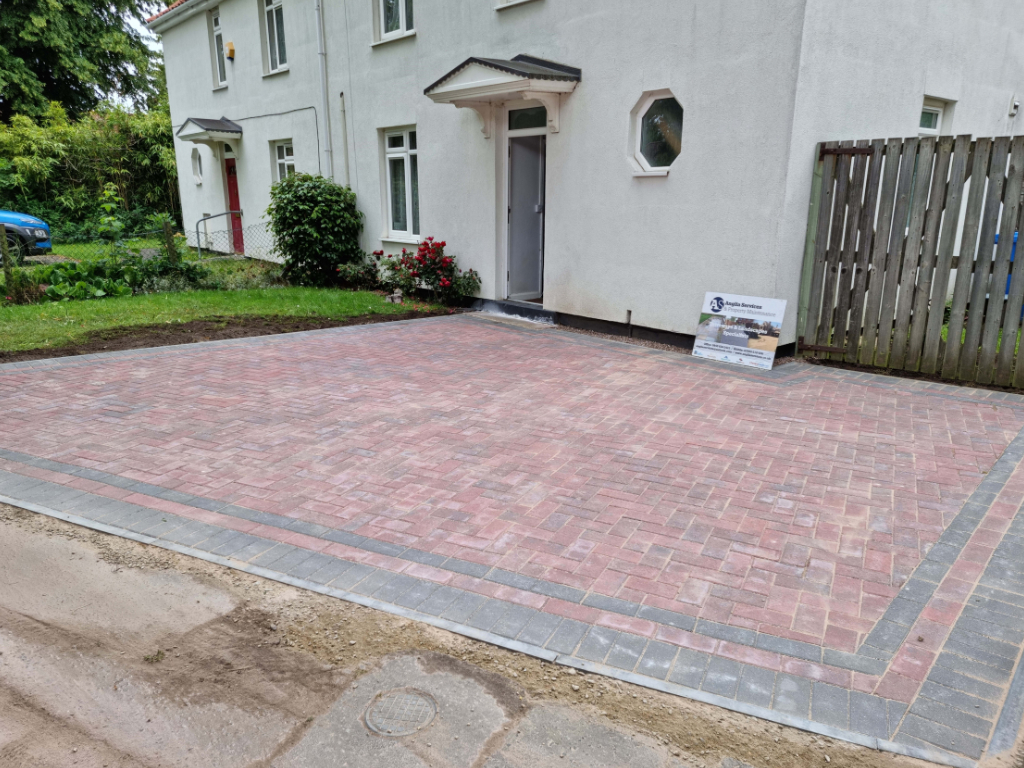 This is a newly installed block paved drive installed by Ipswich Driveway Solutions