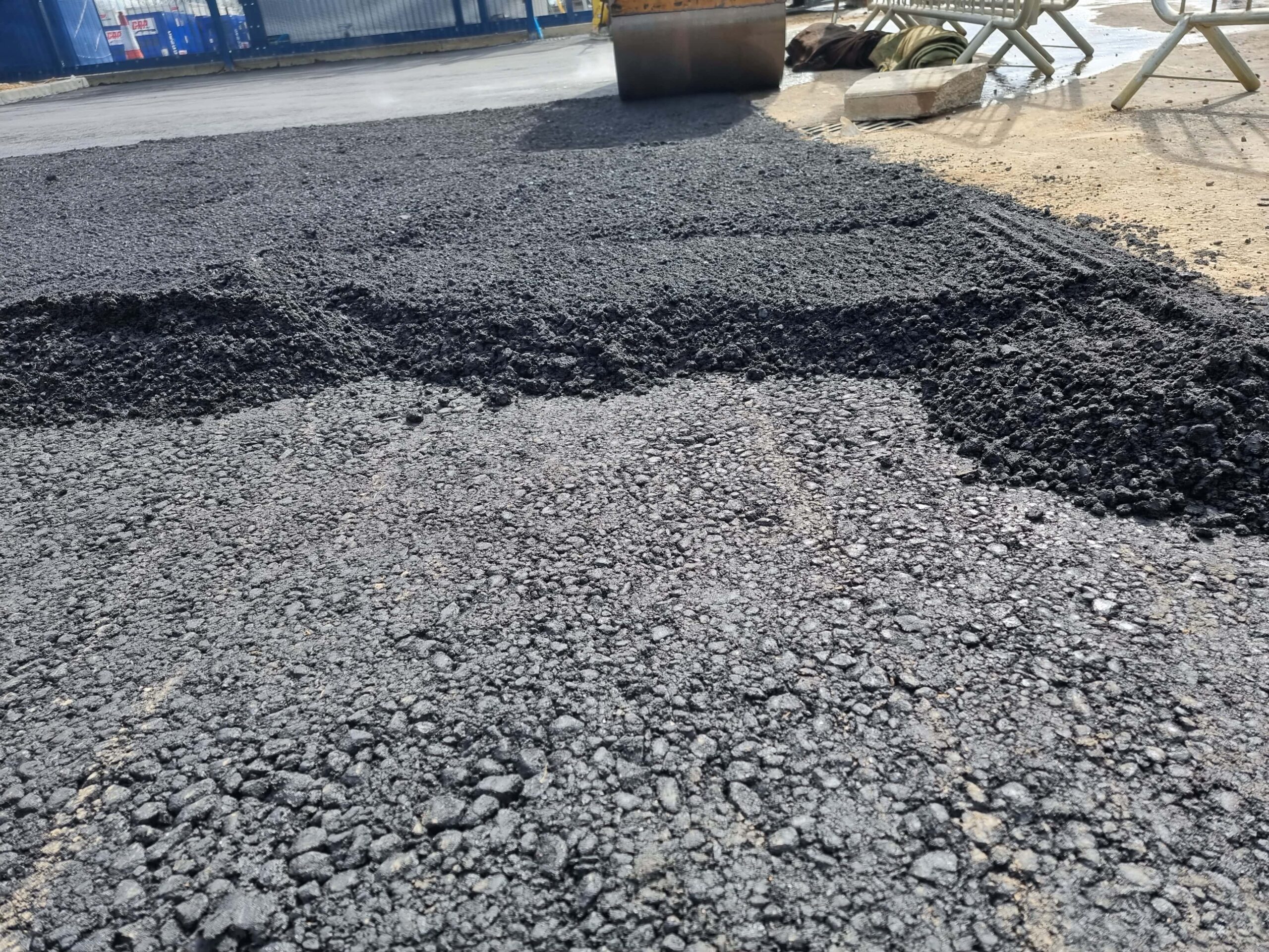 This is tarmac being laid by Ipswich Driveway Solutions